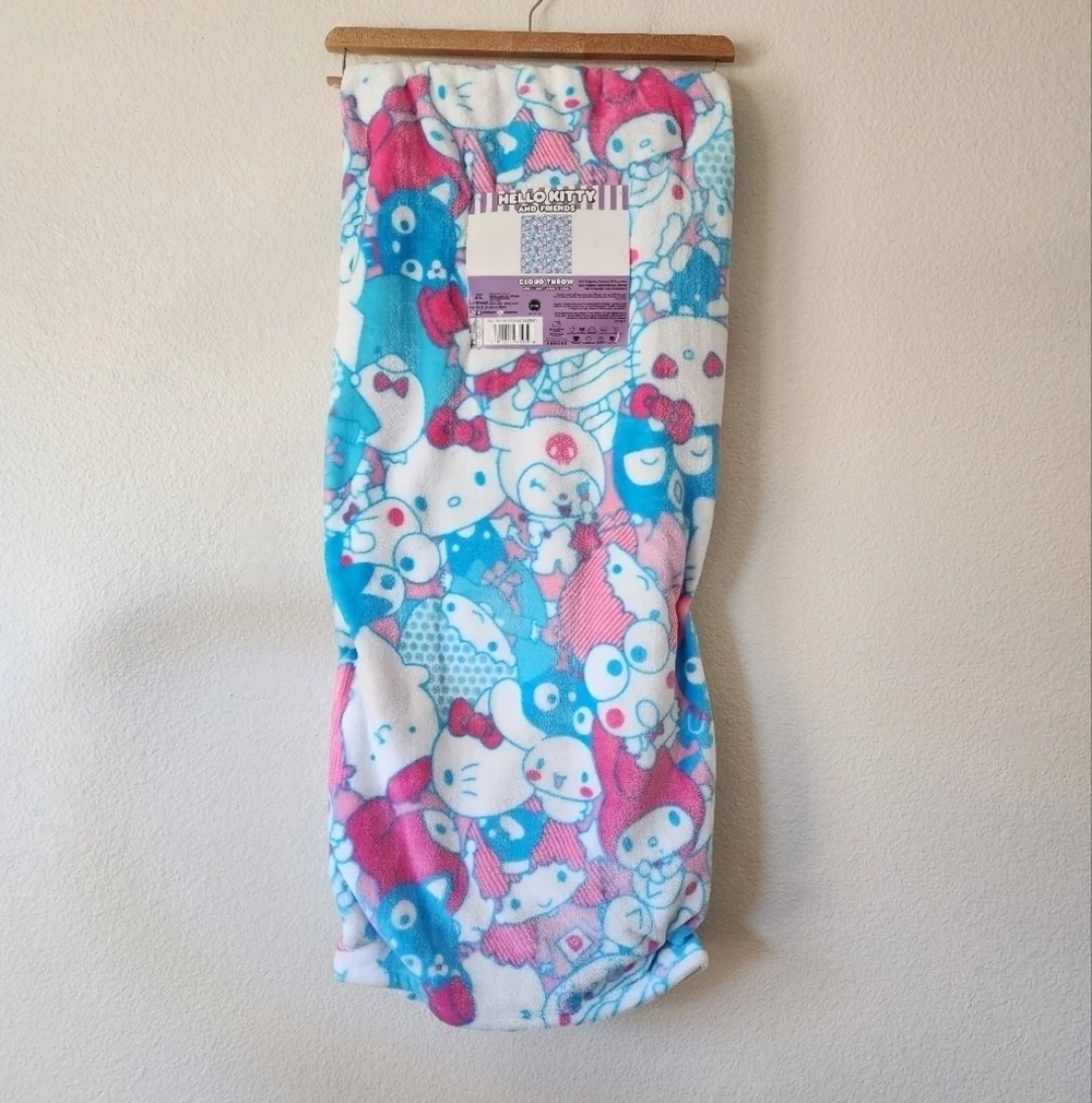Hello Kitty and Friends Cloud Throw Blanket 60x70 NWT